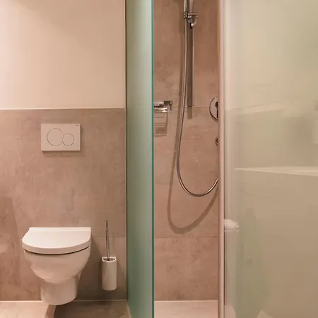 Ξενοδοχείο Lendhotel 4*