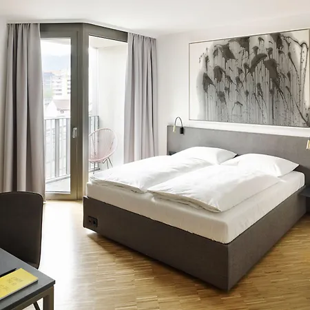 Ξενοδοχείο Lendhotel 4*